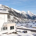 Angelika Pettneu am Arlberg