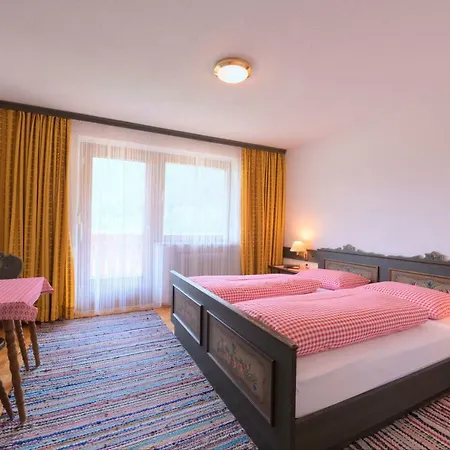 Angelika Pettneu am Arlberg