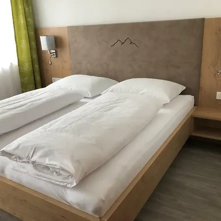 Angelika Pettneu am Arlberg